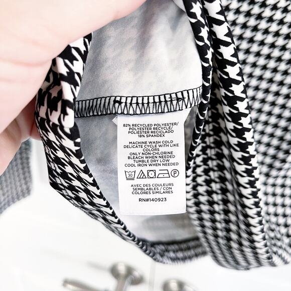 Lou & Grey Houndstooth Feel Good Zip Top - Picture 5 of 6